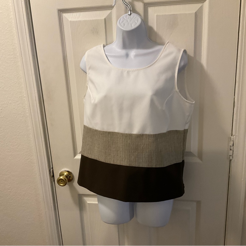 Perceptions White, Gray, and Brown Crop Top
